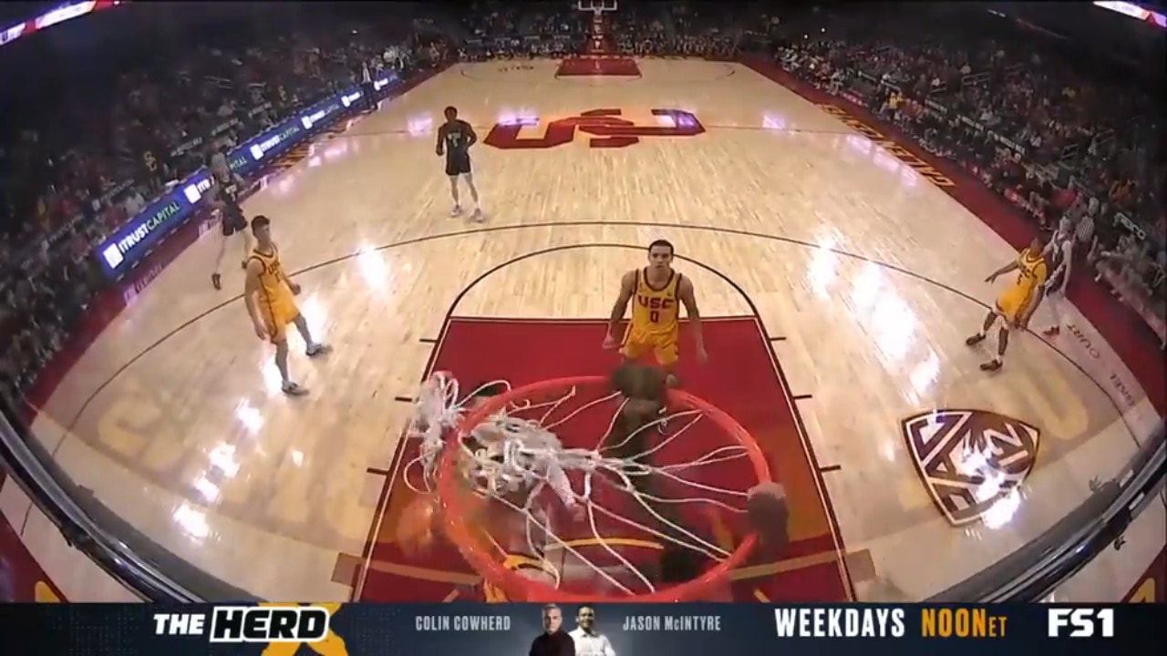 Washington State's Mouhamed Gueye destroys the rim with a powerful jam vs. USC