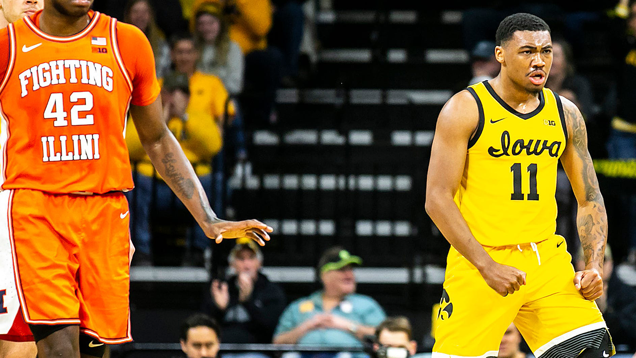 Tony Perkins drops a career-high 32 points in Iowa's 81-79 victory over Illinois