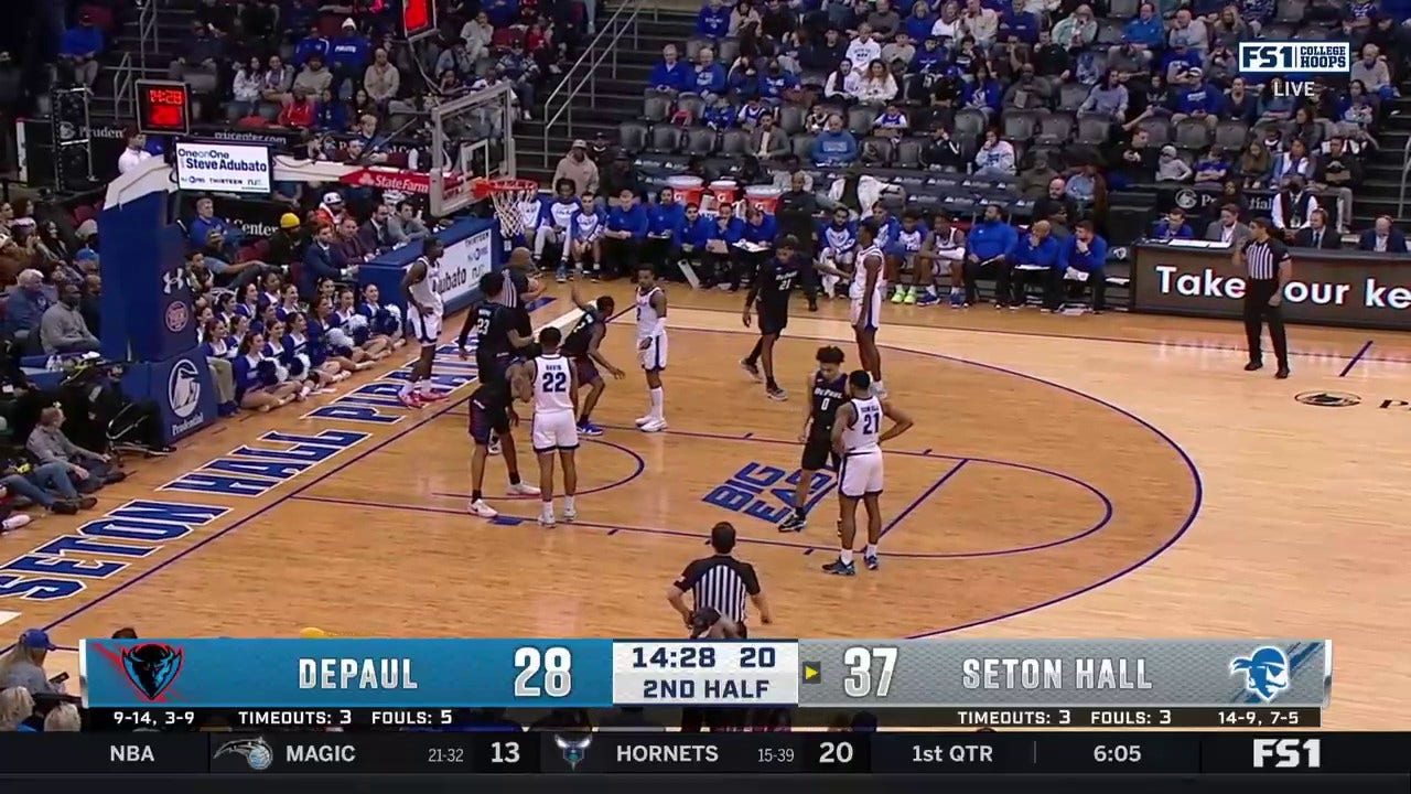 Tae Davis throws down a dunk to extend Seton Hall's lead