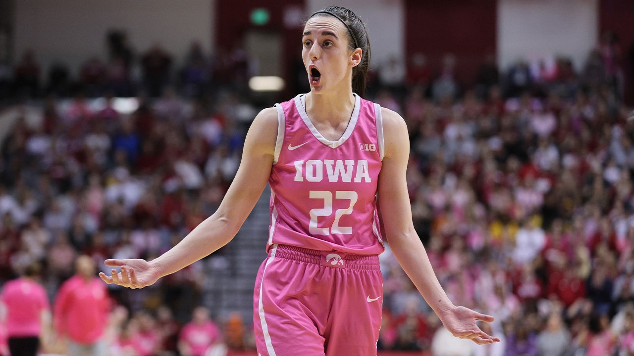 Iowa's Caitlin Clark drops a STUNNING 35 points and 10 assists in tough loss against No. 2 Indiana