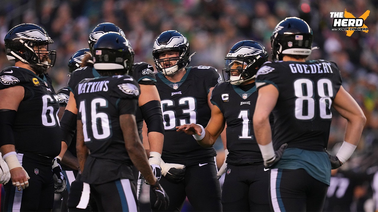 Eagles debut all-black uniforms