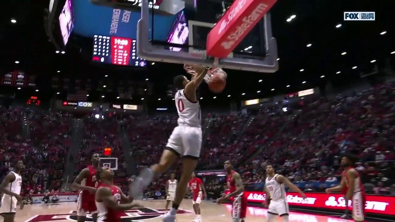Keshad Johnson SOARS for an impressive alley-oop jam to help San Diego State grab early first-half lead