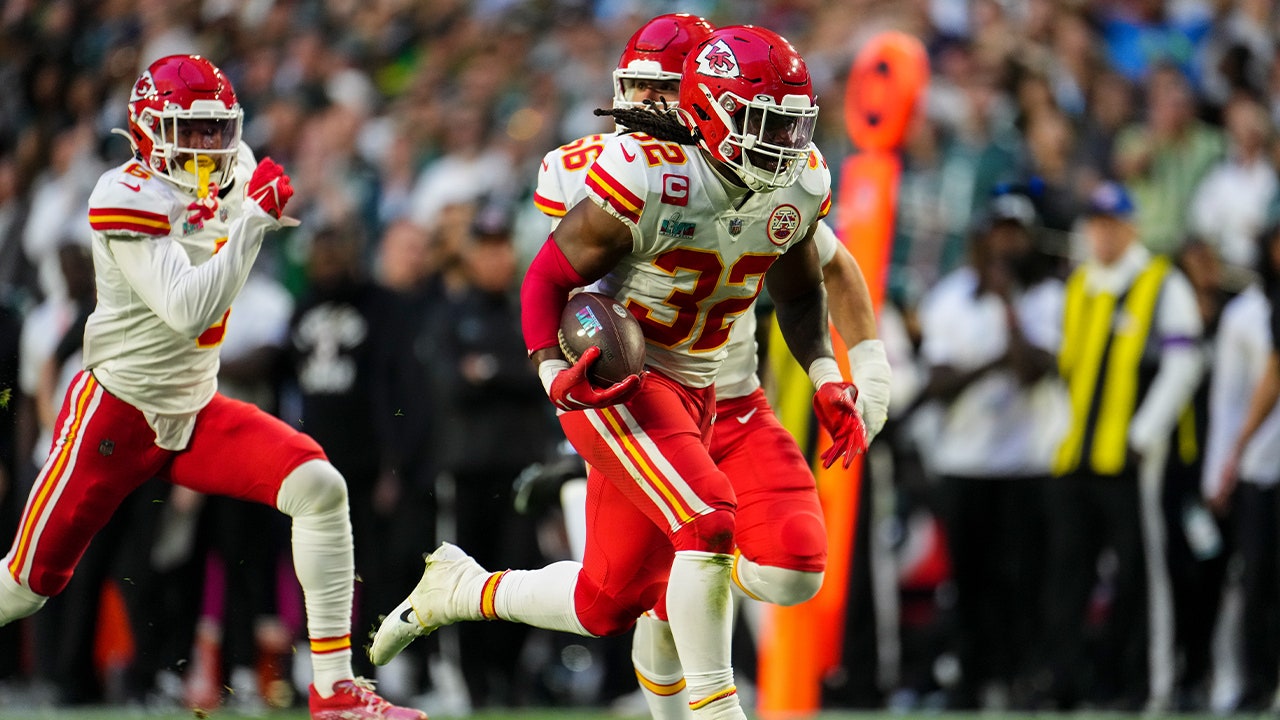 Chiefs' Nick Bolton scores on a WILD scoop-and-score TD against Eagles in Super Bowl LVII