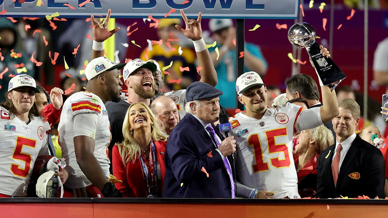 Chiefs, Patrick Mahomes lift Lombardi Trophy following Super Bowl LVII win  over the Eagles