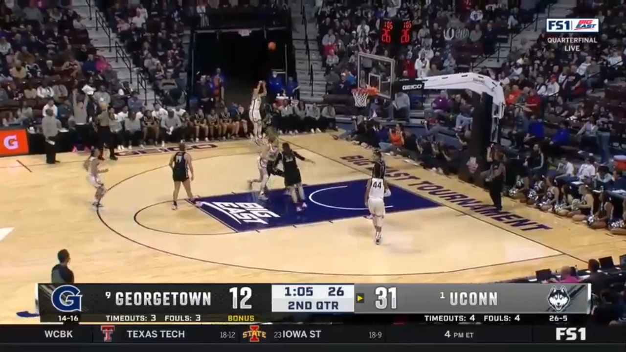 UConn's Lou Lopez-Senechal capitalizes off Georgetown turnover draining a 3-pointer late in the second quarter