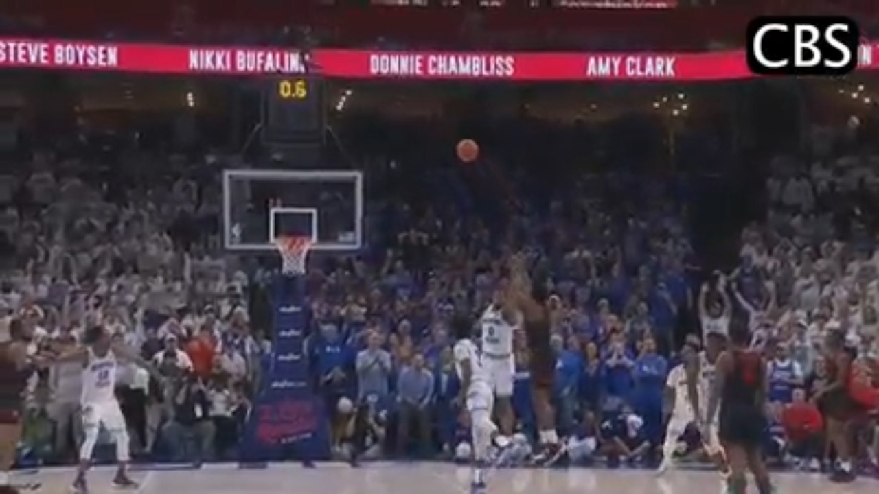 Jamal Shead hits a game-winning shot at the buzzer to give No. 1 Houston the 67-65 win against Memphis