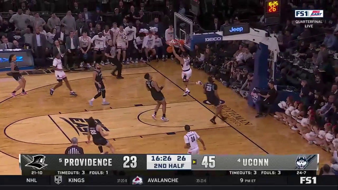 UConn gets out in transition, Andre Jackson Jr. throws down a BEAUTIFUL jam against Providence