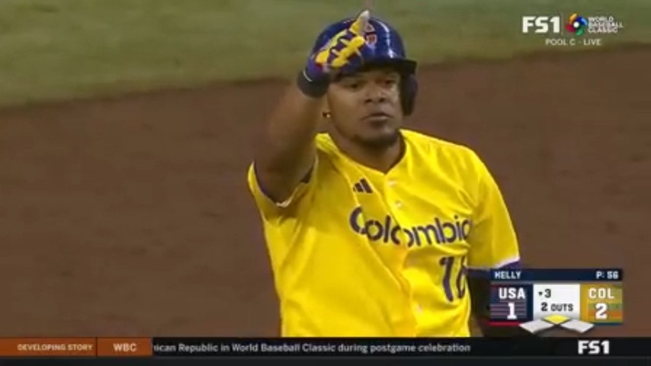 Colombia takes a 2-1 lead over the USA after a sac fly by Gio