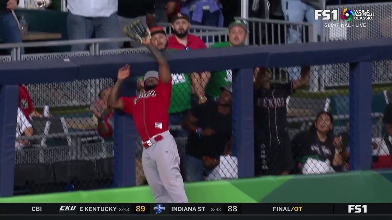WATCH: Rays' Randy Arozarena Robs Home Run, Preserves Mexico Lead in WBC -  Fastball