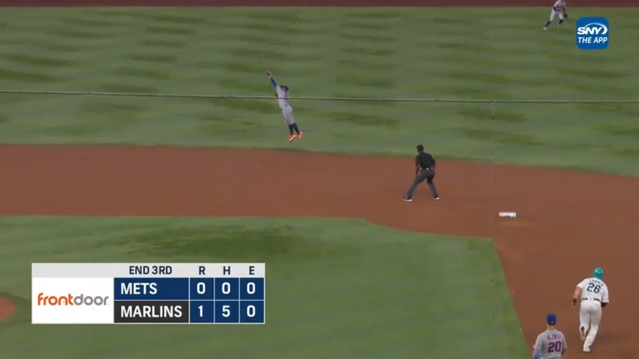 Mets' Francisco Lindor GETS UP to prevent a single against the Marlins