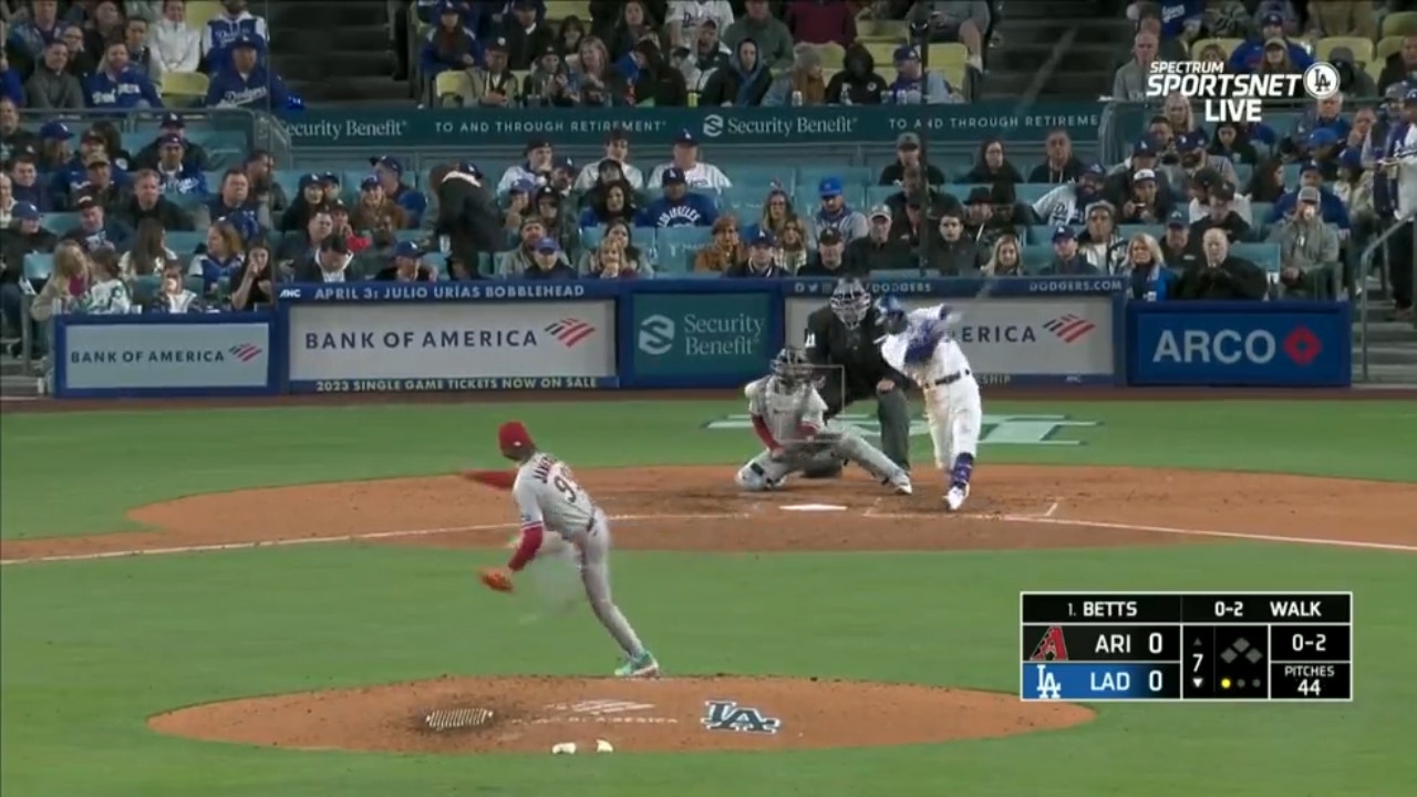 Dodgers' Mookie Betts launches a solo home run to left field to take the lead over the Diamondbacks 