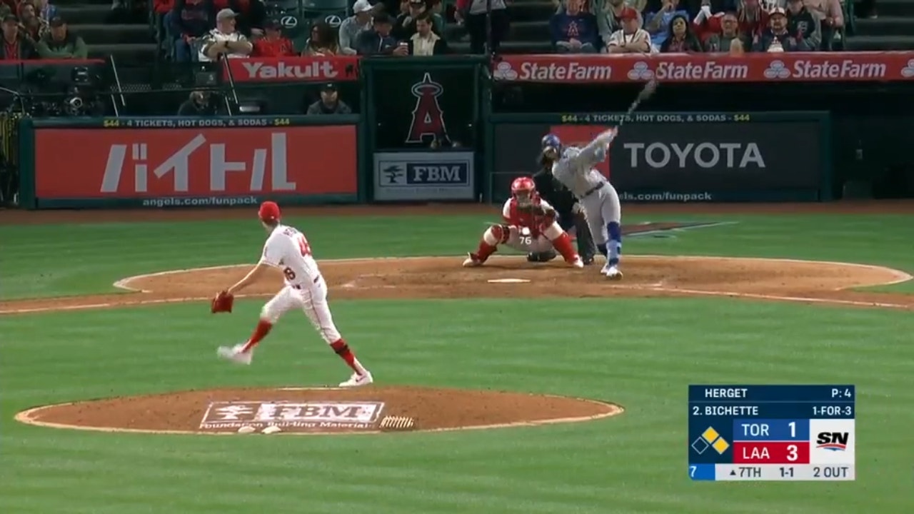 Jonrón de tres carreras de Bo Bichette eleva a los Blue Jays sobre los Angels 4-3