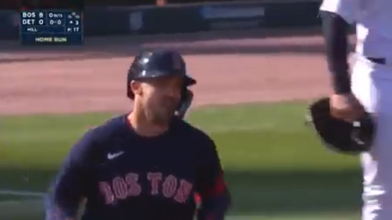 Adam Duvall hits a two-run home run to give the Red Sox a commanding 8-0 lead over the Tigers