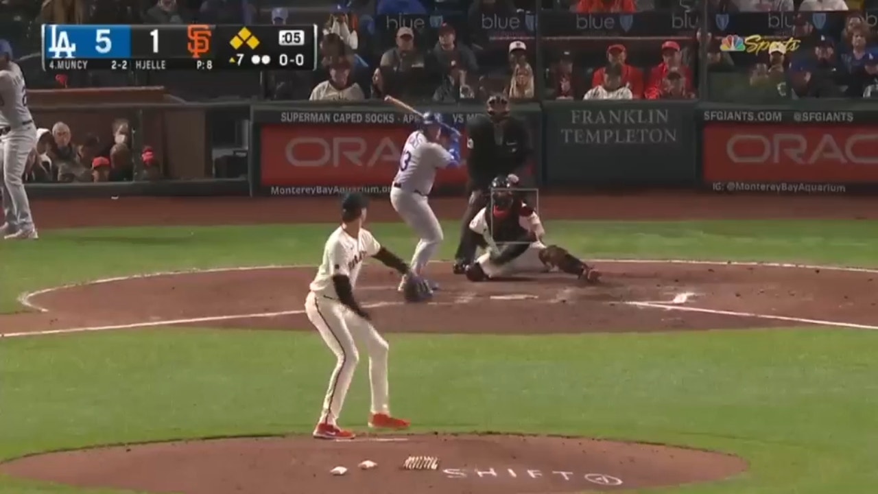 Dodgers' Max Muncy smacks a huge GRAND SLAM vs. the Giants to take the 9-1 lead in the 7th