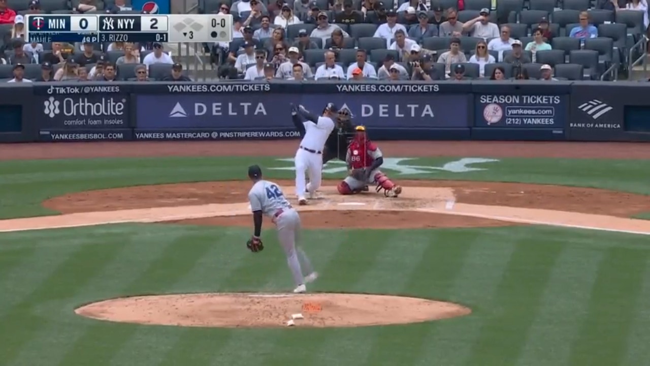 Anthony Rizzo sends a solo blast to right field, extending the Yankees' lead over the Twins