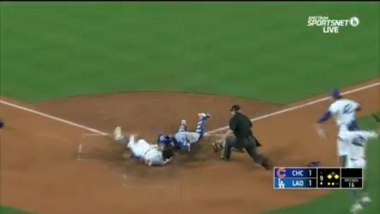 David Peralta hits a walk-off two-run single to give the Dodgers a 2-1 victory over the Cubs