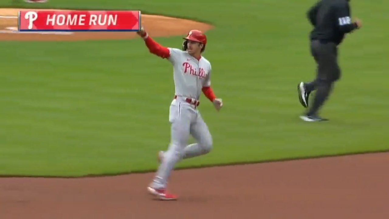 Phillies’ Bryson Stott smacks a lead-off homer, extending his hit streak to 16 games