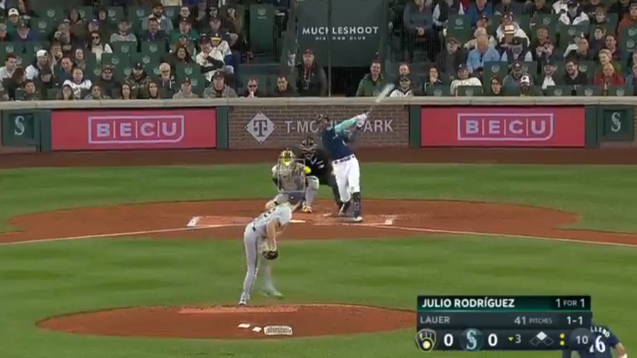 Mariners' Julio Rodriguez blasts a two-run homer taking the lead against the Brewers 