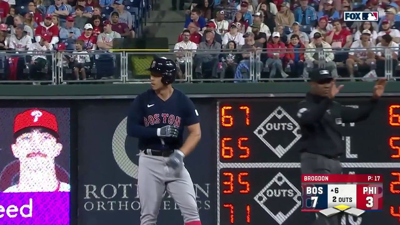 Rob Refsnyder slashes a two-run double to give the Red Sox a 7-3 lead vs. Phillies