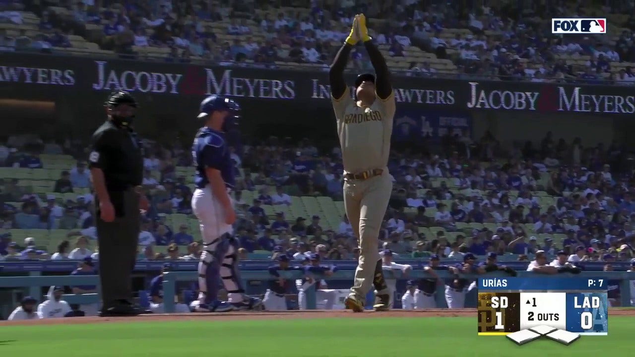 Juan Soto crushes a solo home run to give Padres a 1-0 lead over Dodgers