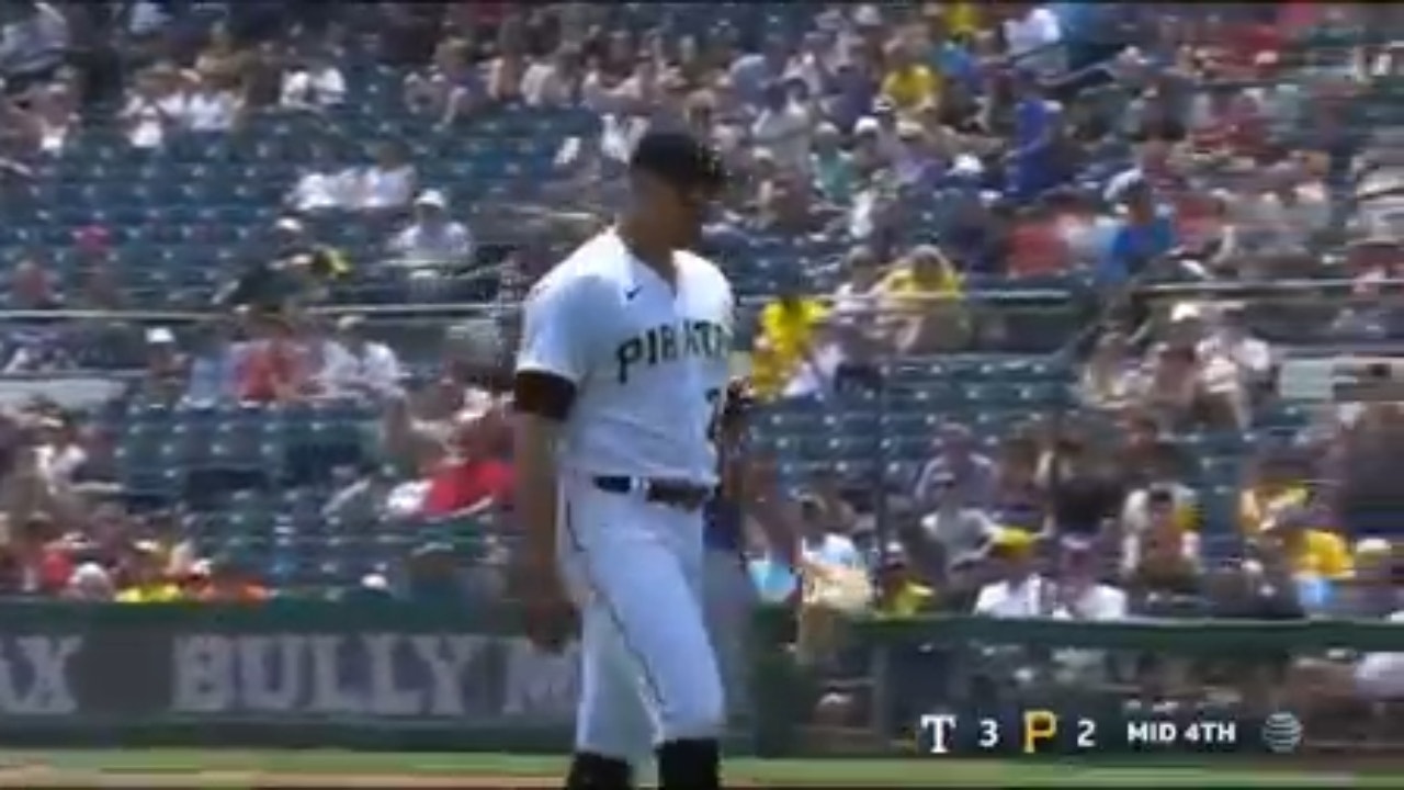 Pirates' Johan Oviedo throws an immaculate inning vs. the Rangers