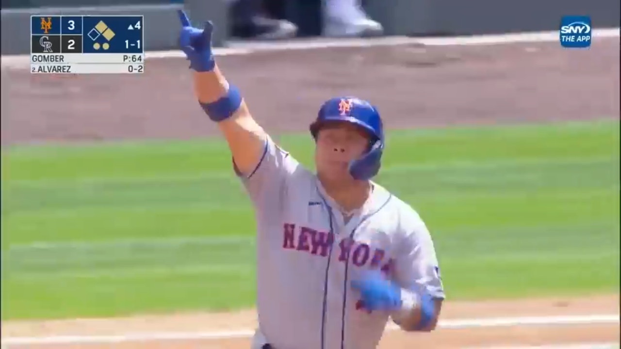 Mets' Francisco Álvarez powers a 420-foot, three-run shot to cap a six-run fourth inning
