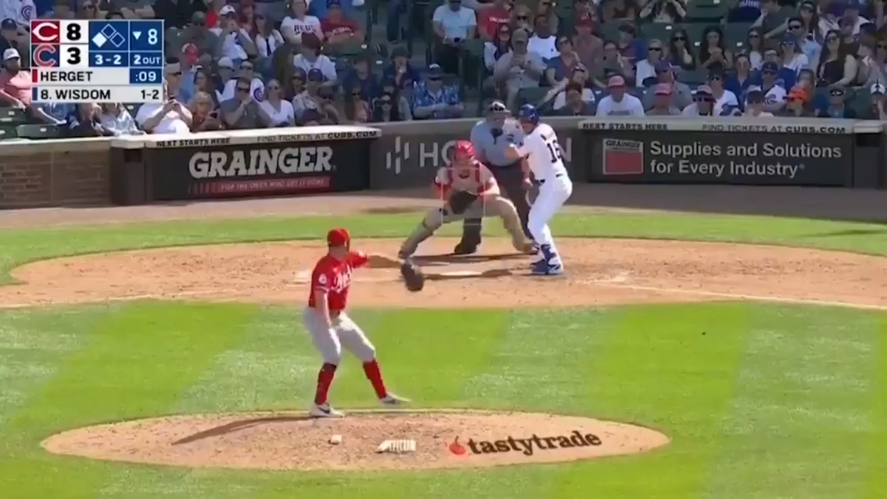 Cubs' Patrick Wisdom crushes his SECOND home run of the game against the Reds