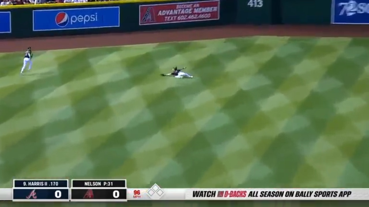 Diamondbacks' Corbin Carroll makes an UNREAL diving catch vs. the Braves