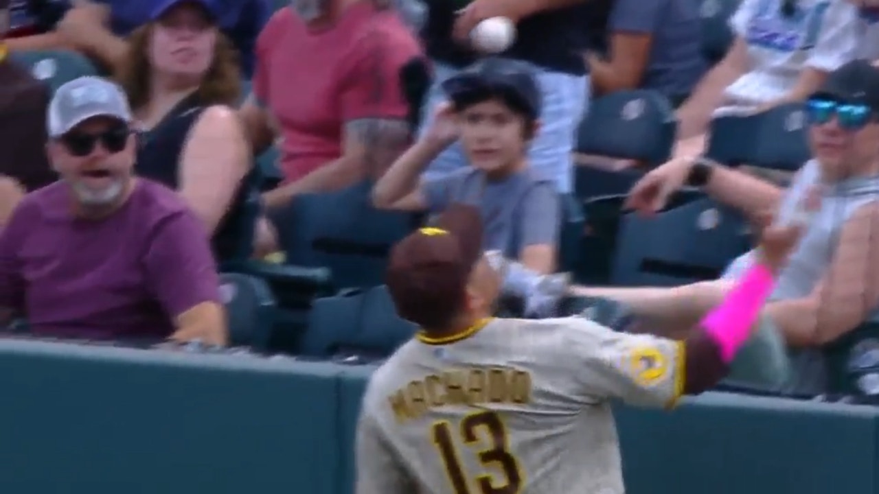 Padres' Manny Machado makes an ABSURD juggling catch against the Rockies
