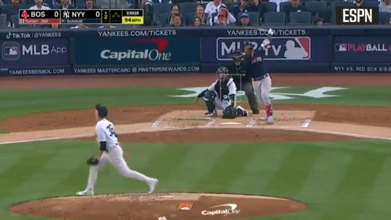 Justin Turner LAUNCHES a solo home run to give the Red Sox an early lead over the Yankees