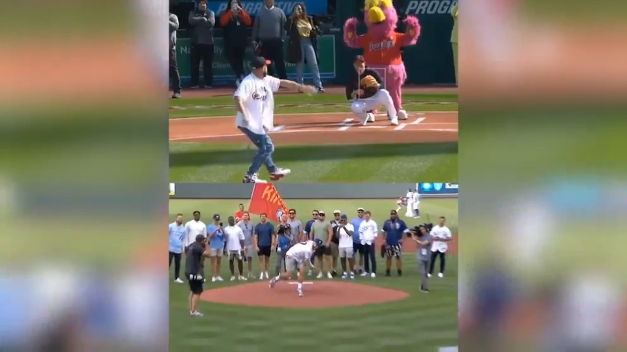 Chiefs TE Travis Kelce redeems himself at Kansas City Royals' game