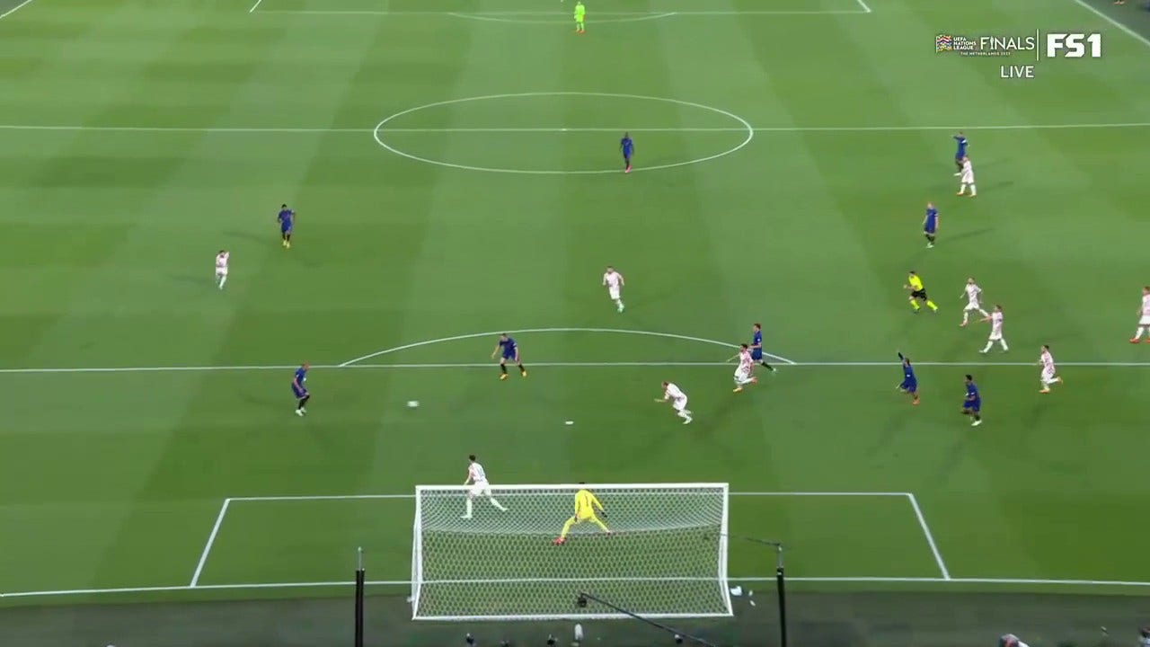 Donyell Malen finds the net to give the Netherlands a 1-0 lead