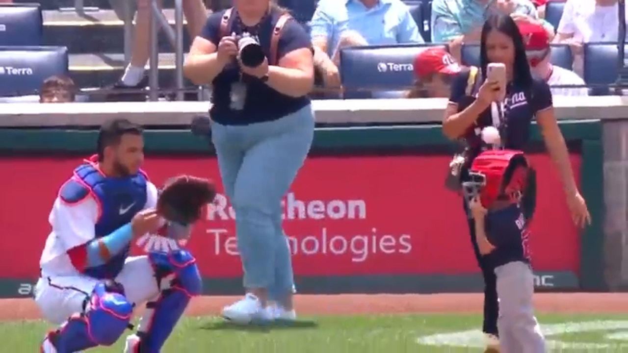 Keibert Ruiz Jr. plays catch with his dad ahead of Nationals vs. Marlins