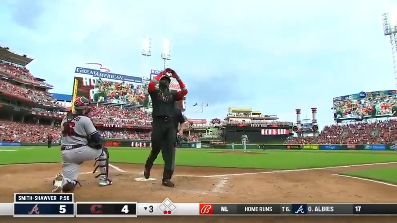 Red's Elly De La Cruz follows up an incredible catch with a two-run homer to close the gap vs. the Braves