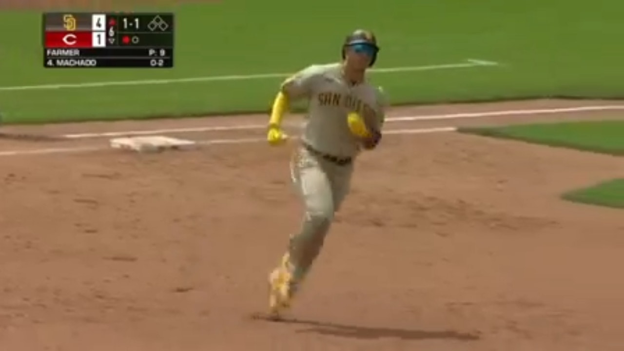 Juan Soto and Manny Machado hit back-to-back home runs, helping the Padres to take the lead over the Reds