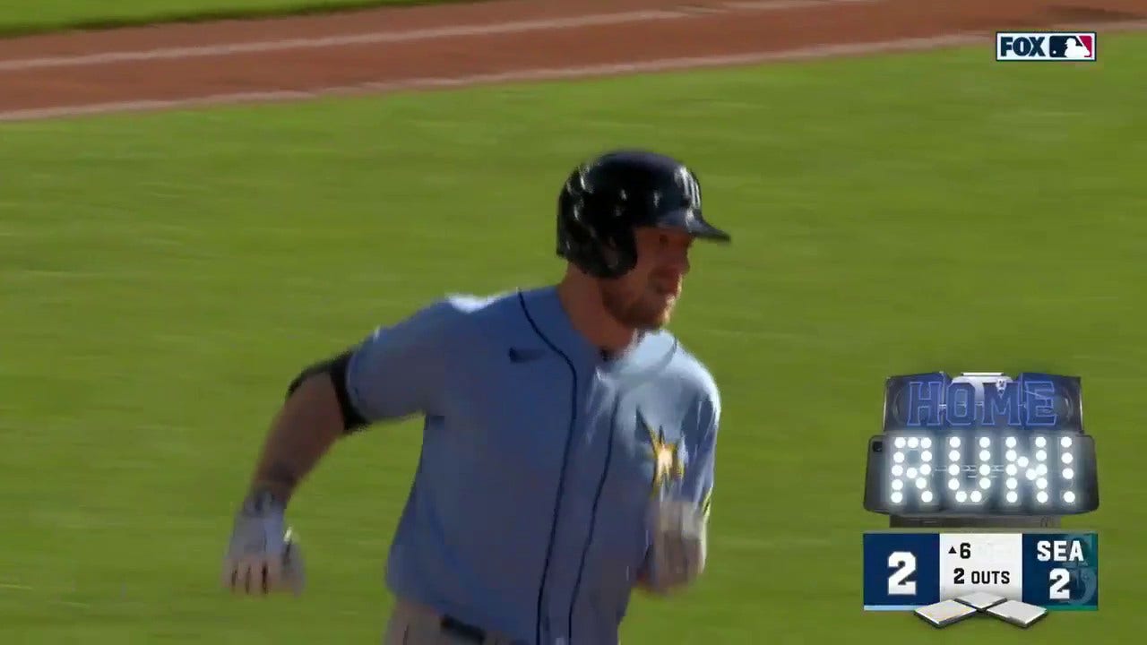 Rays' Luke Raley HAMMERS a two-run home run to tie the game against the Mariners