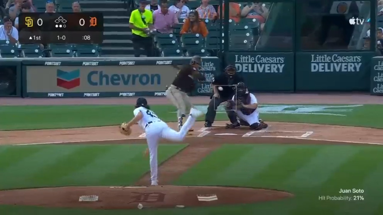 Juan Soto blasts his 18th home run of the season to start the Padres off against the Tigers