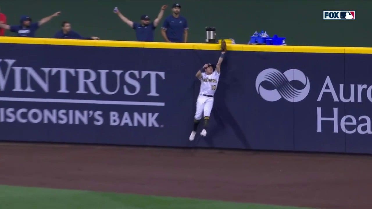 Brewers’ Sal Frelick makes an INCREDIBLE catch in his major-league debut against the Braves