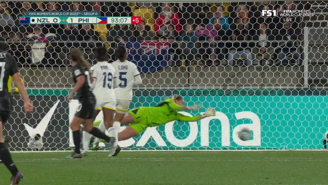 Olivia Davies-McDaniel makes a STUNNING save in stoppage time to help the Philippines defeat New Zealand