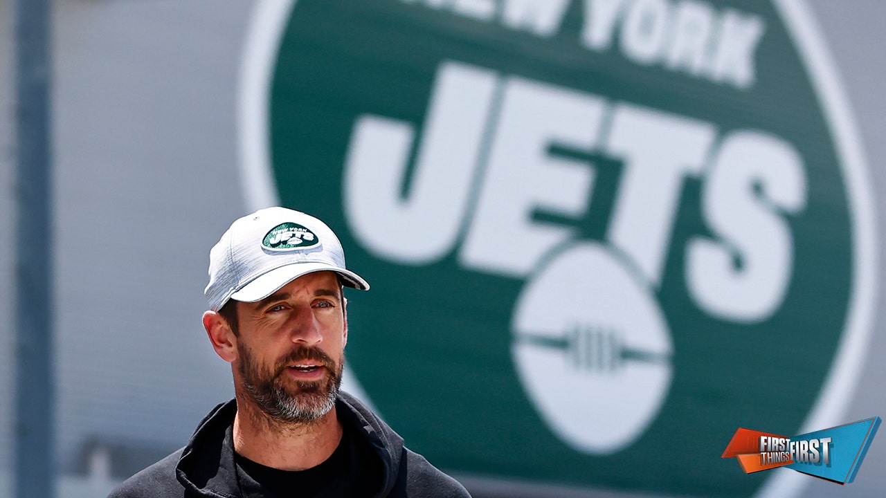 Aaron Rodgers takes a pay cut and signs a 2-year, $75 million deal with the  Jets