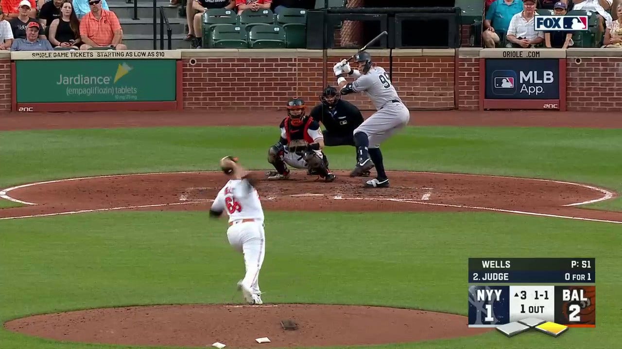 Aaron Judge knocks a two-run home run as the Yankees take the lead over the Orioles
