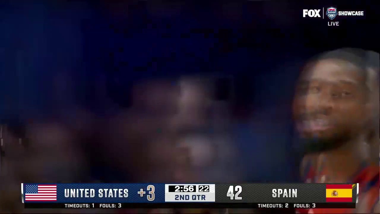 Jalen Brunson completes the pass to Mikal Bridges who drains the three, extending Team USA's lead vs. Spain