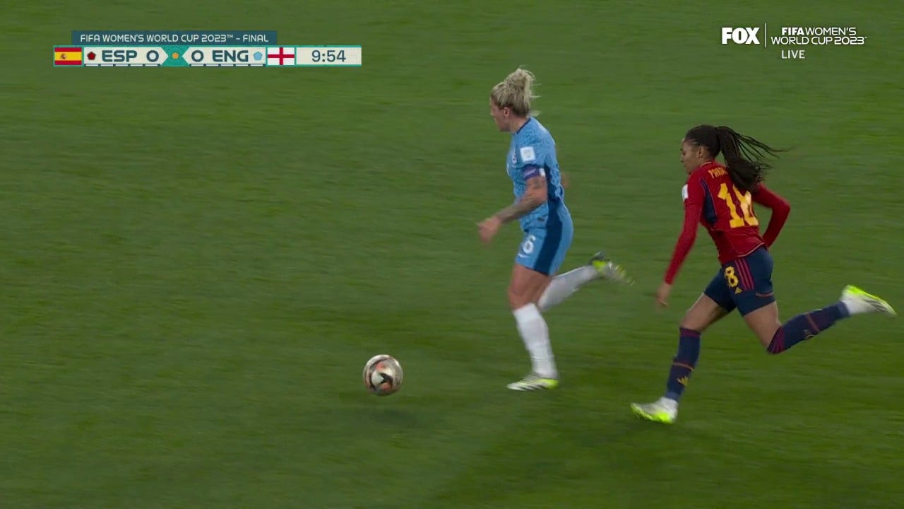Lauren Hemp gets a shot on goal but it is right to the goalkeeper as Spain and England are knotted at 0-0