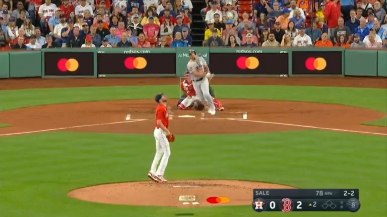 José Abreu LAUNCHES a solo home run to cut the Astros' deficit against the Red Sox