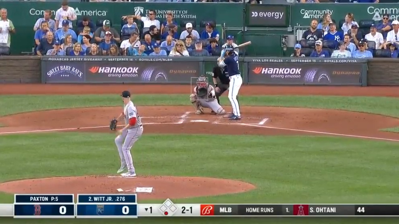 Bobby Witt Jr. and Salvador Perez hit back-to-back home runs against the Red Sox