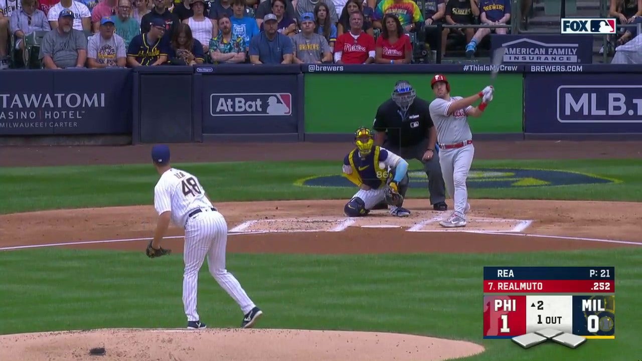 J.T. Realmuto crushes a solo home run, the 150th of his career, to extend the Phillies' lead over the Brewers