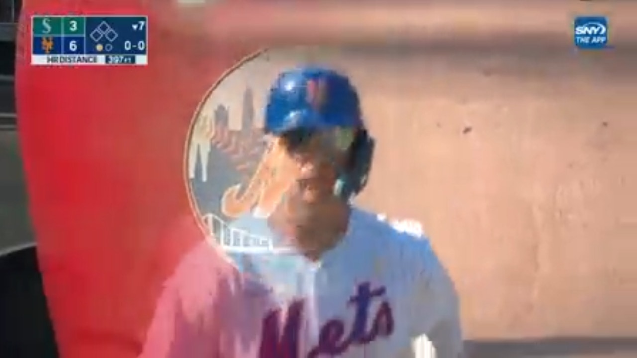 Pete Alonso crushes his second home run and 41st of the season, extending the Mets' lead vs. the Mariners