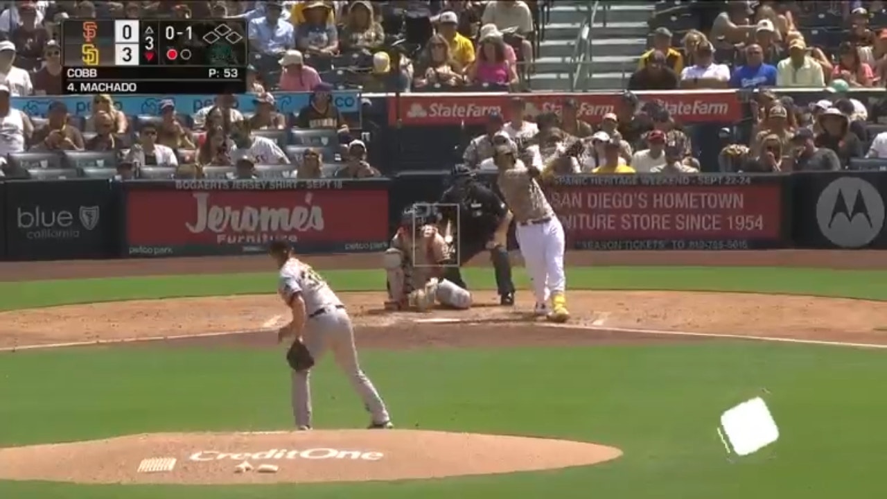 Manny Machado CRUSHES a solo home run to extend the Padres' lead over the Giants