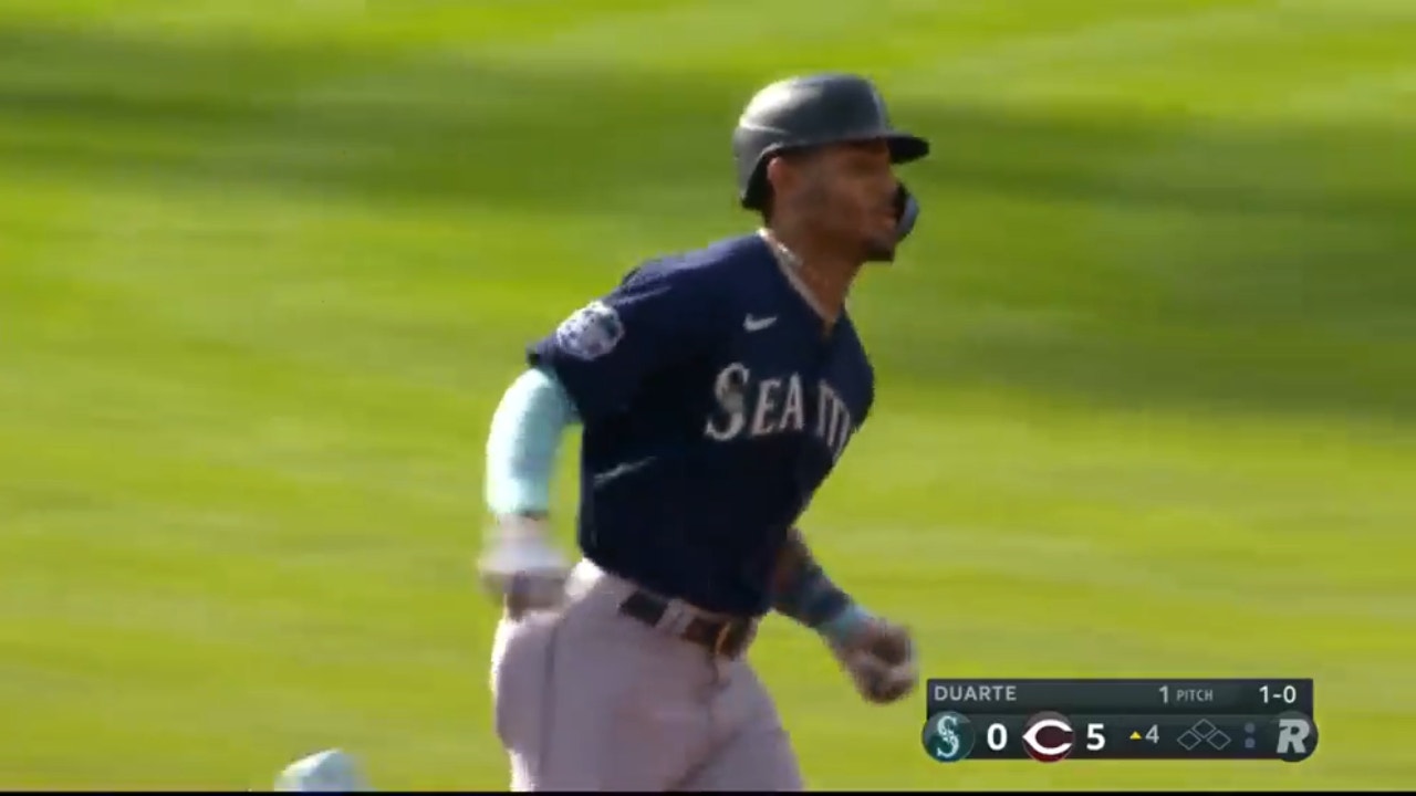 Julio Rodríguez clobbers a solo home run to put the Mariners on the board against the Reds