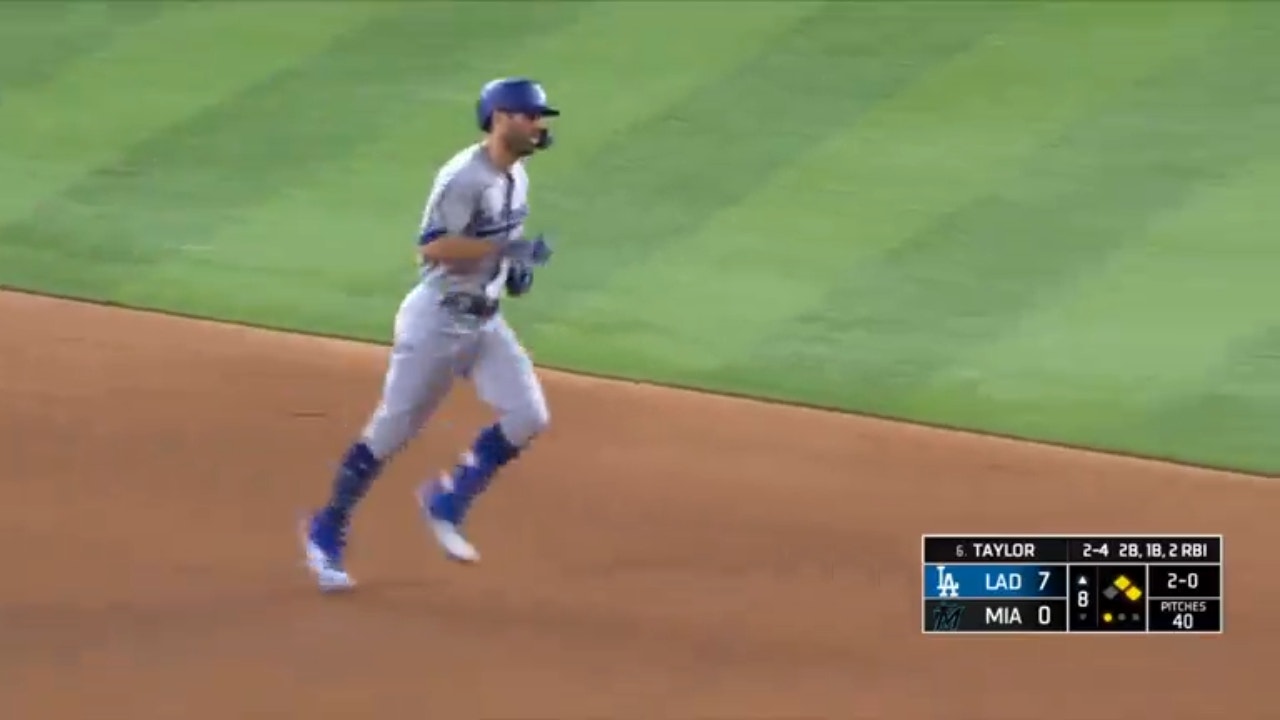 Chris Taylor SMASHES a three-run home run in the eighth inning to solidify the Dodgers' victory over the Marlins, 10-0